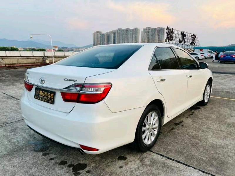 东莞16年丰田凯美瑞8
