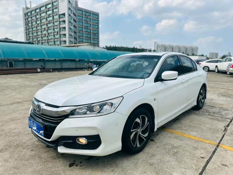 东莞16年本田雅阁2