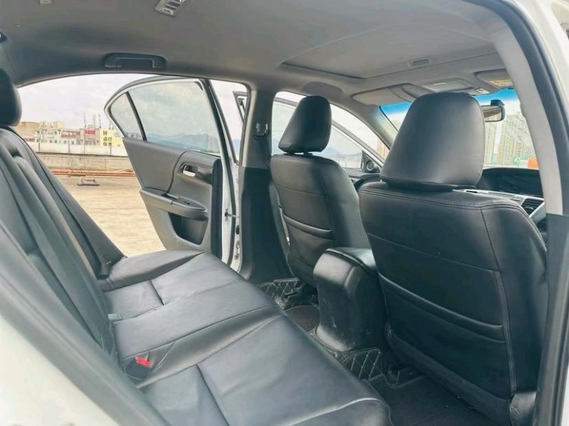 东莞16年本田雅阁6