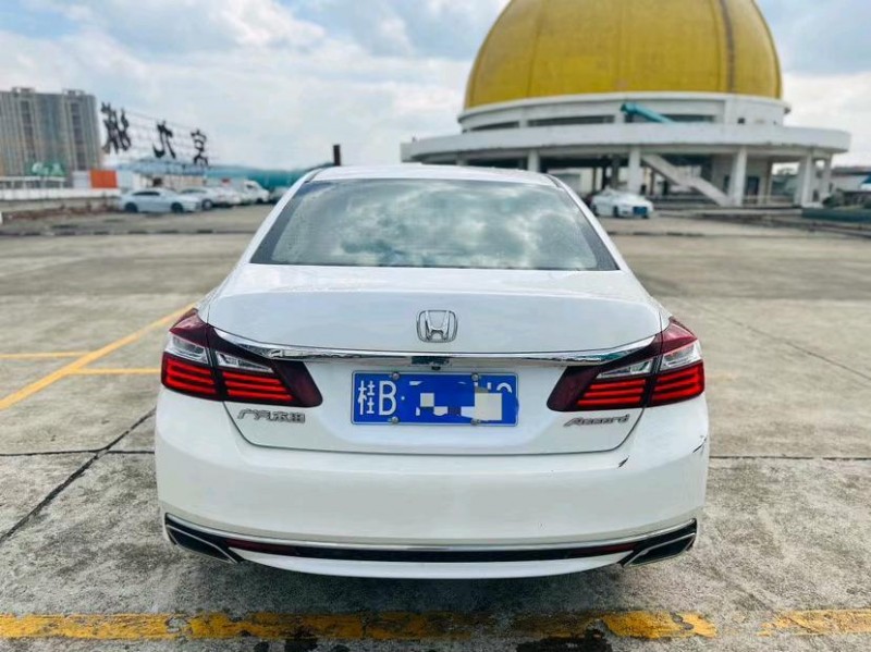 东莞16年本田雅阁9