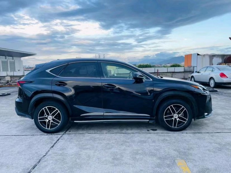 东莞15年雷克萨斯NX3