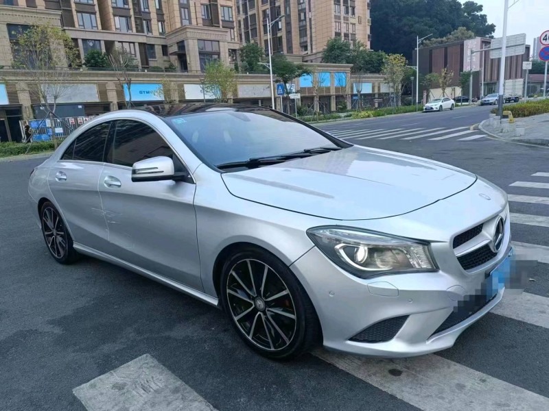 广州16年奔驰GLA3