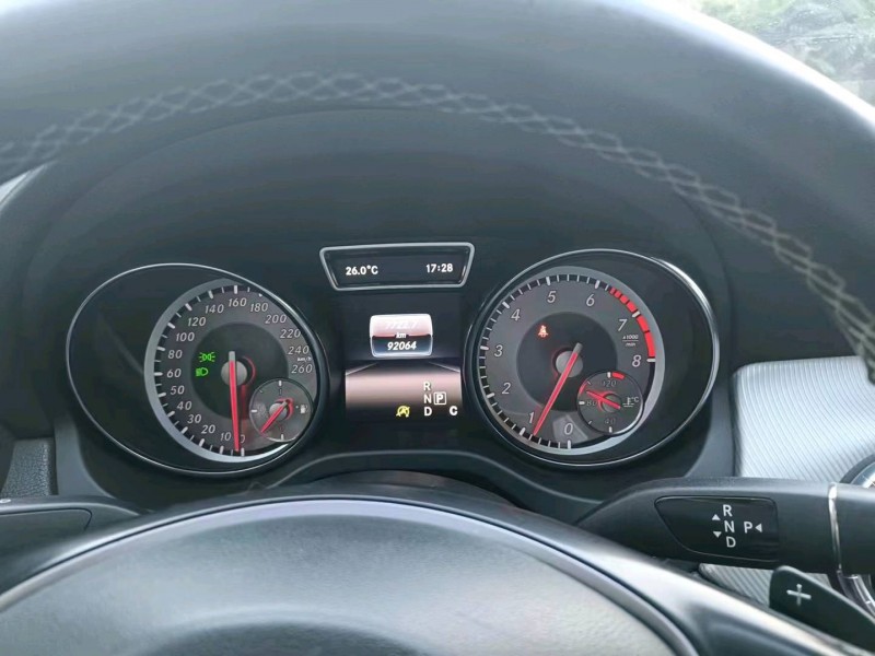 广州16年奔驰GLA5