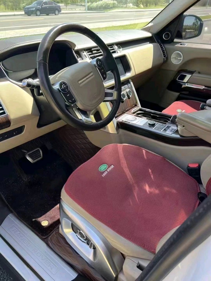 青岛17年路虎揽胜行政4