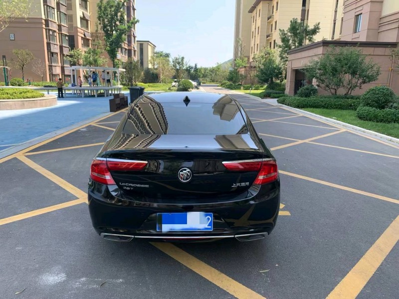 济宁18年别克君越1