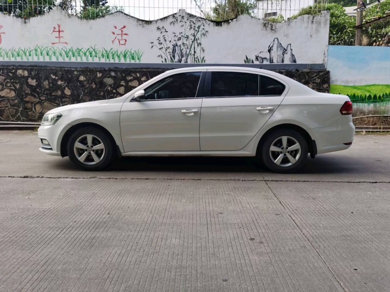 东莞15年大众朗逸5