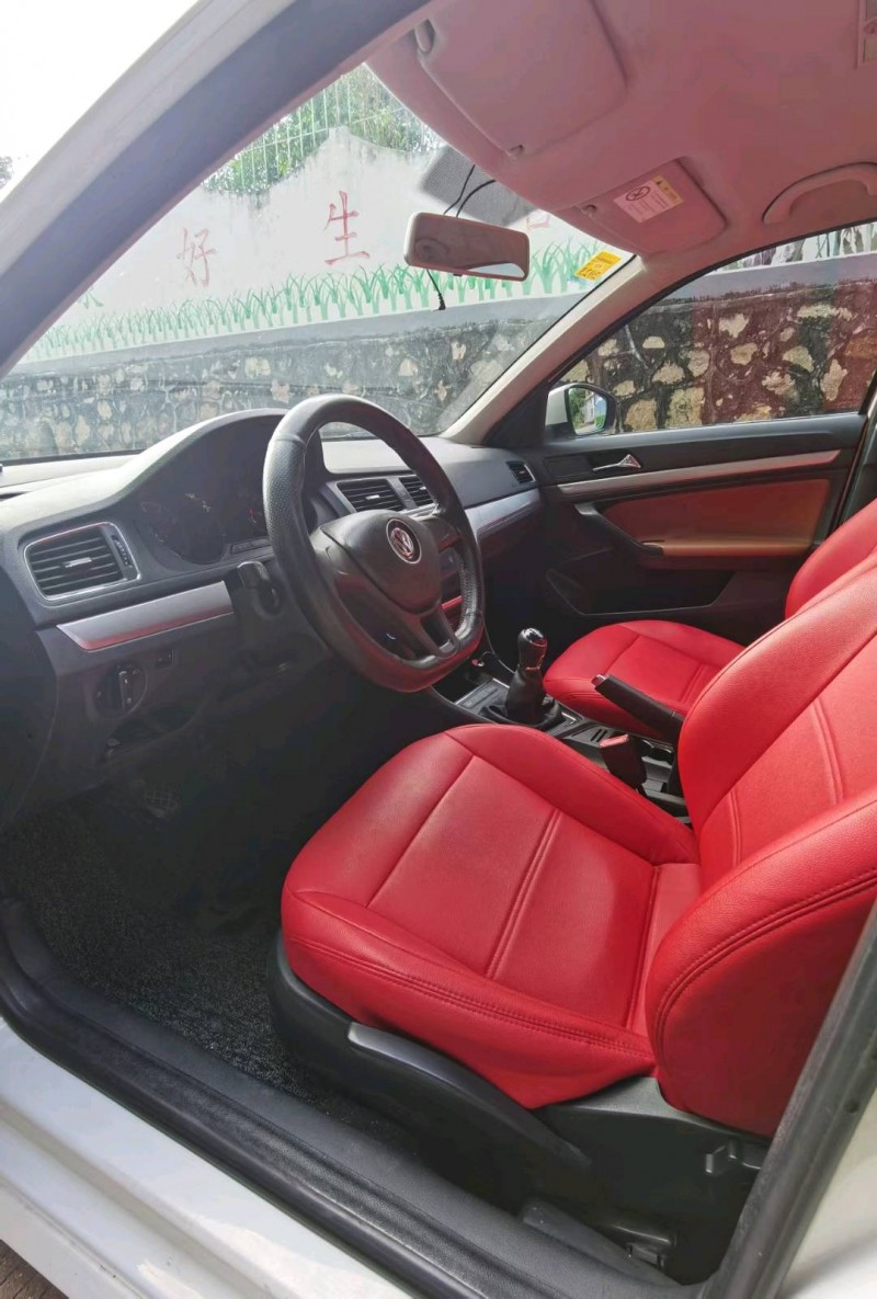 东莞15年大众朗逸6