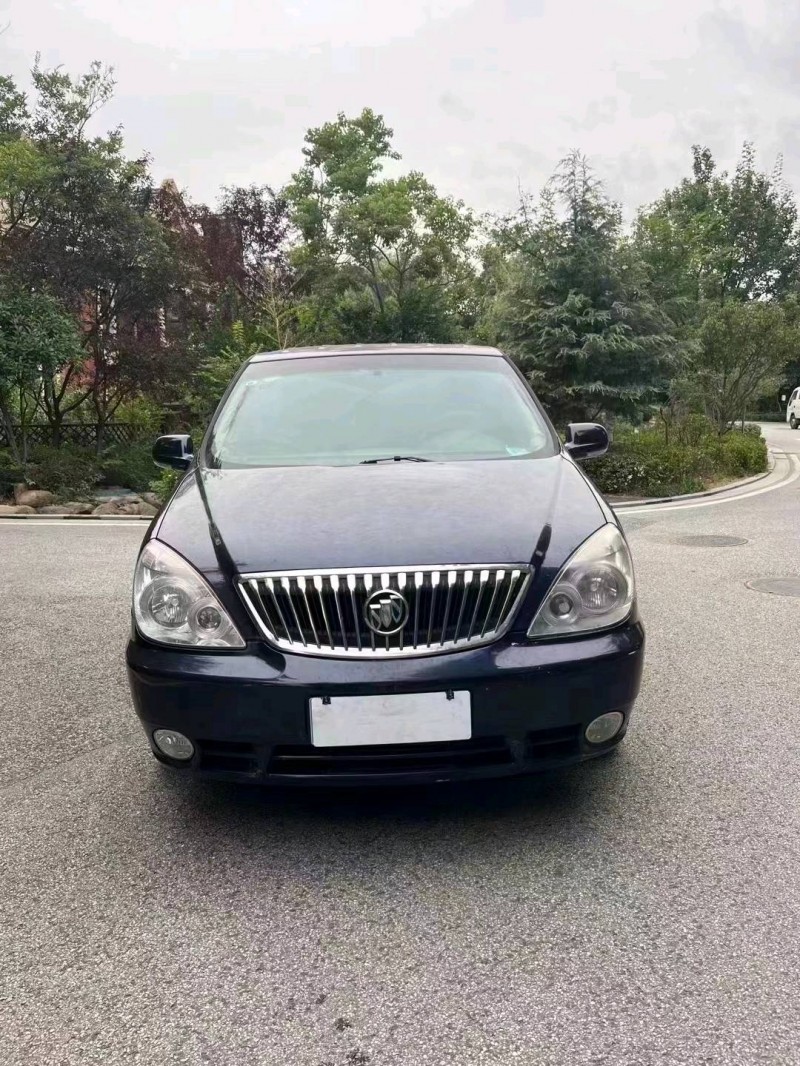 青岛16年别克GL81