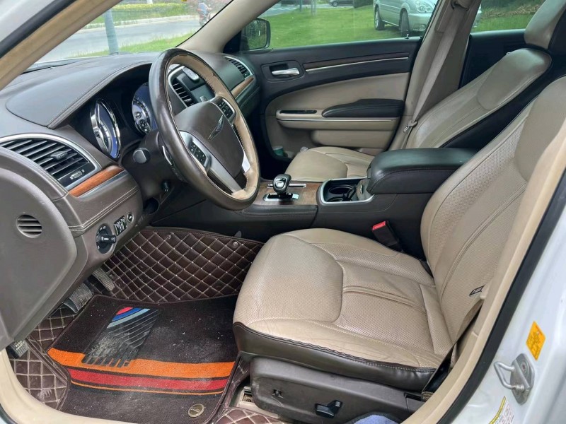 泰州13年克莱斯勒300C4