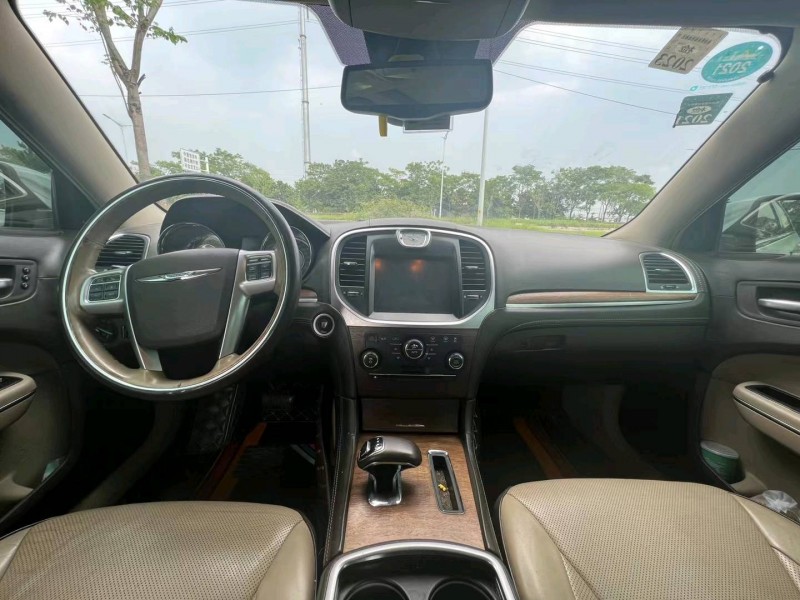 泰州13年克莱斯勒300C5