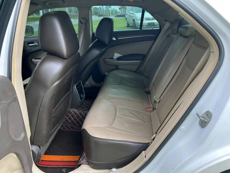 泰州13年克莱斯勒300C6