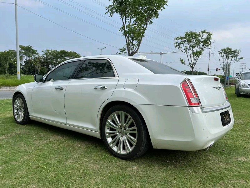 泰州13年克莱斯勒300C7