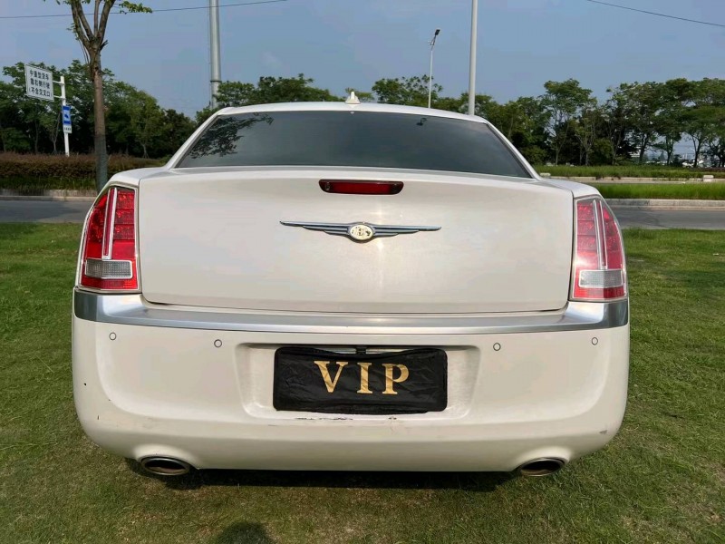 泰州13年克莱斯勒300C8