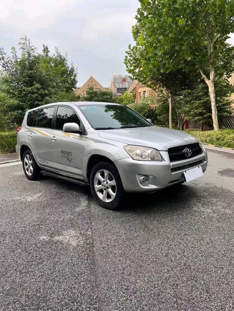 青岛11年丰田RAV4荣放2