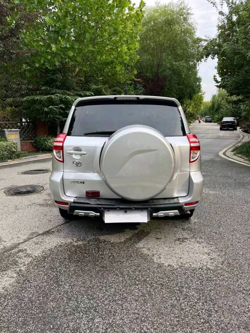青岛11年丰田RAV4荣放8