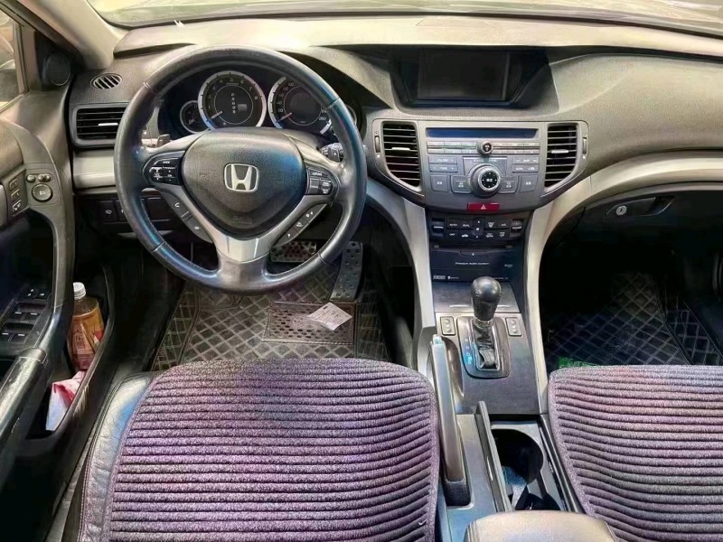 济南11年本田思铂睿3