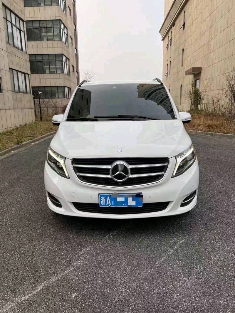 东营16年奔驰V1