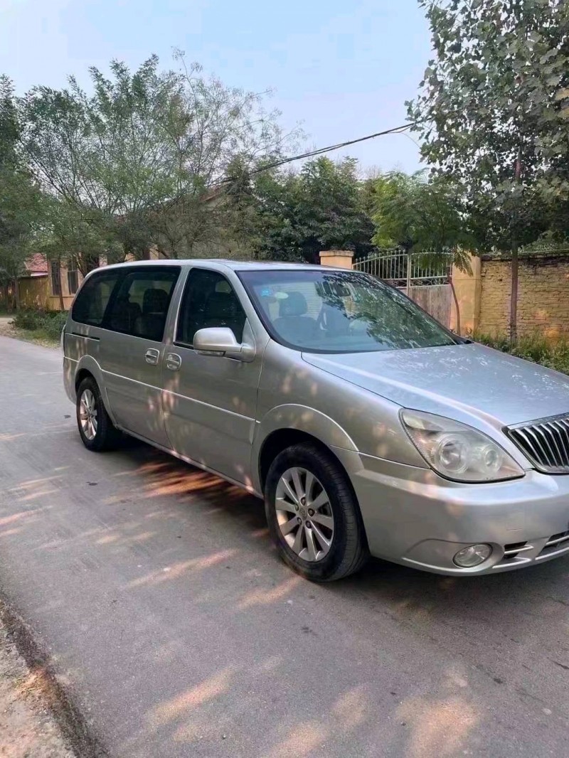 枣庄12年别克GL88