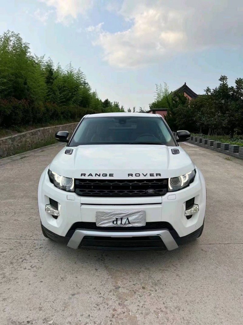 青岛14年路虎极光1