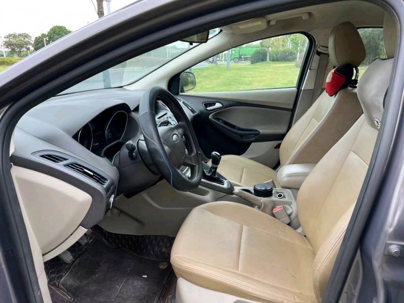 泰州15年福特福克斯6