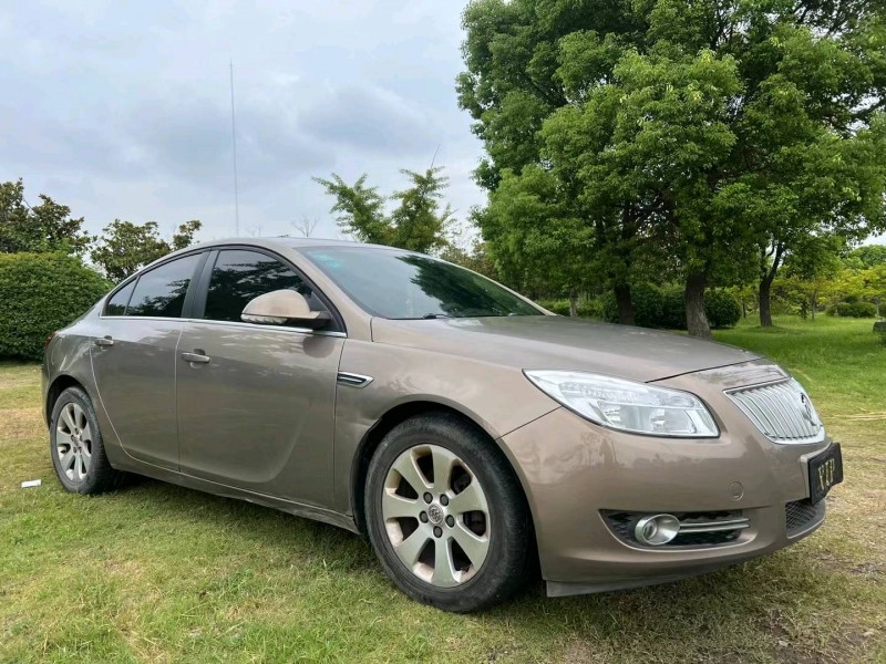 泰州12年别克君威3