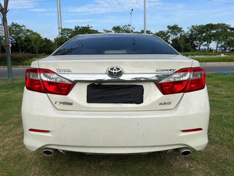 泰州13年丰田凯美瑞8