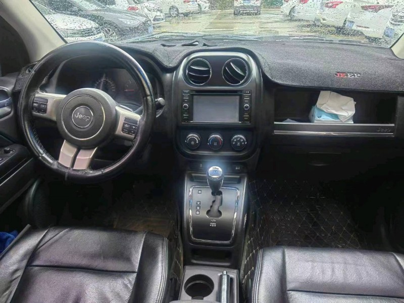 枣庄12年Jeep指南者3