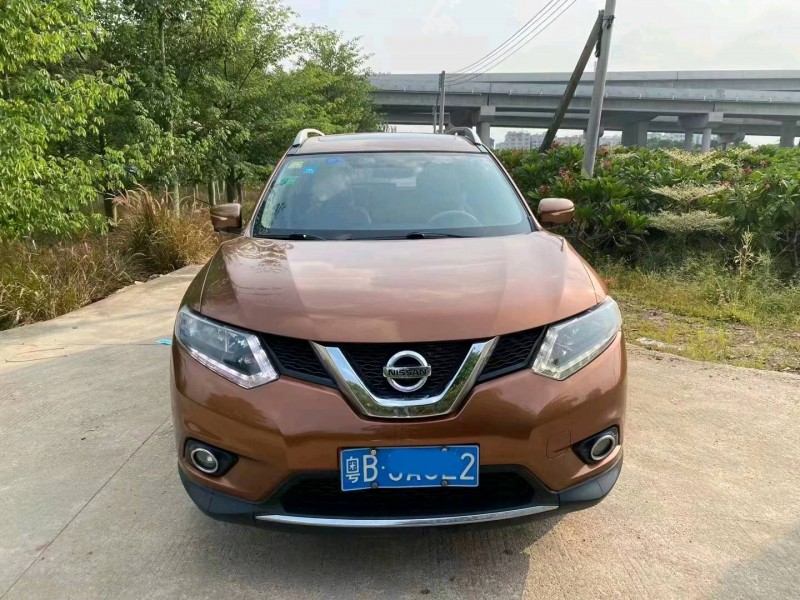 佛山14年日產奇駿9
