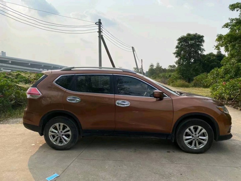 佛山14年日產奇駿7