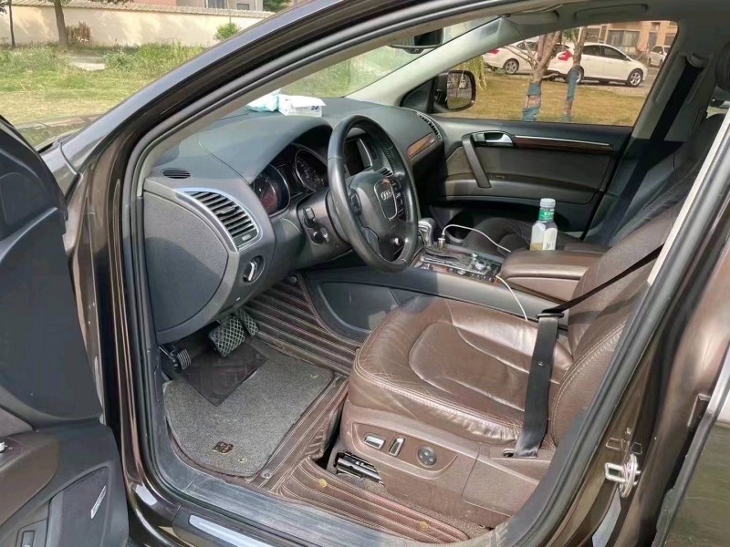 北京11年奥迪Q76