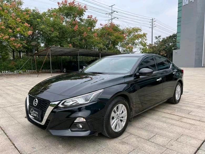 盐城20年日产天籁3