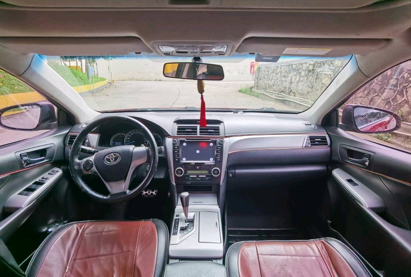 东莞13年丰田凯美瑞8