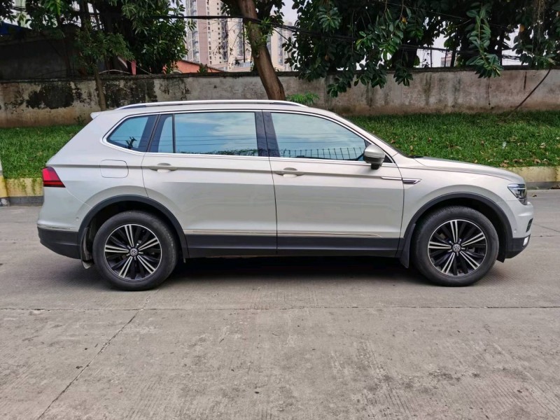 东莞17年大众途观5