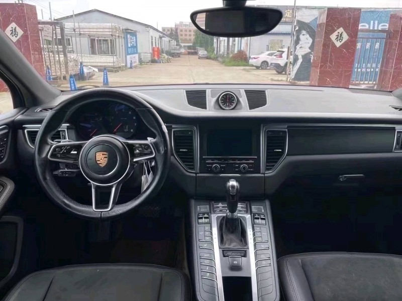 青岛14年保时捷Macan5