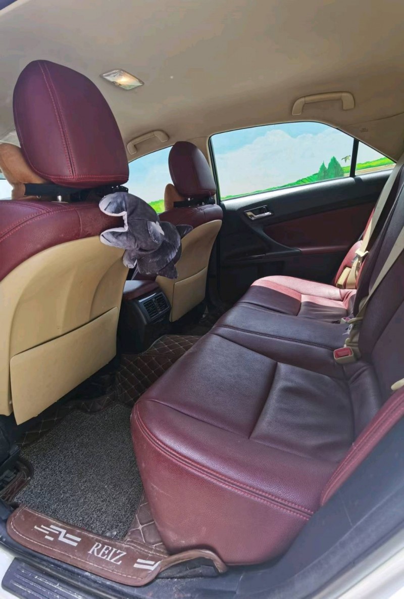 东莞14年丰田锐志8