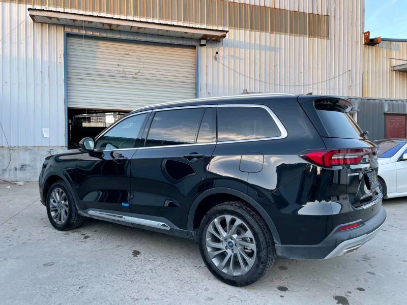 济宁22年福特领裕8