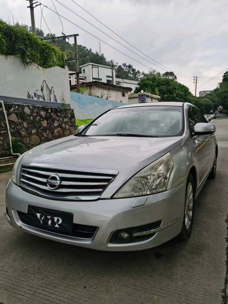 东莞10年日产天籁2