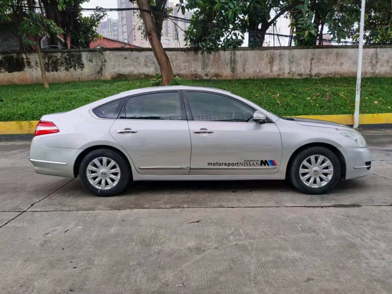 东莞10年日产天籁4