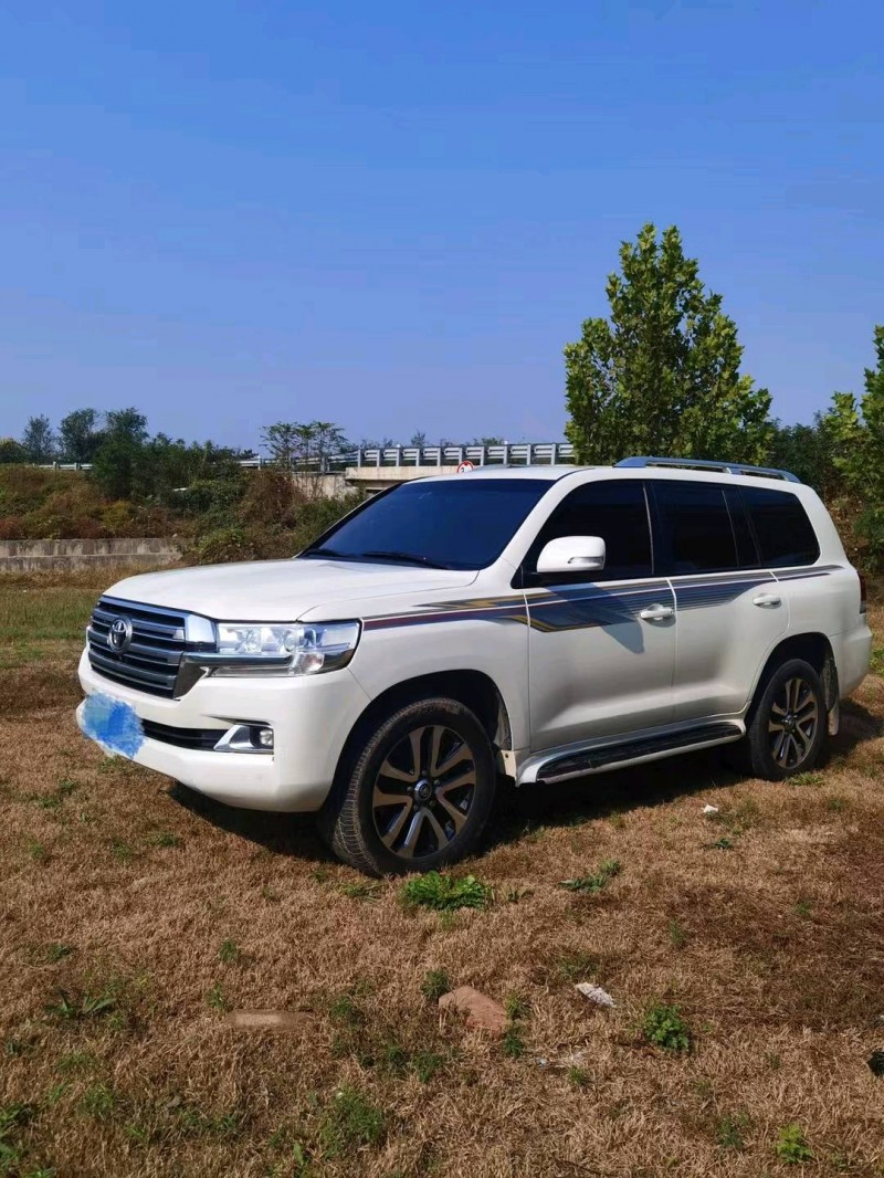 保定17年丰田兰德酷路泽3
