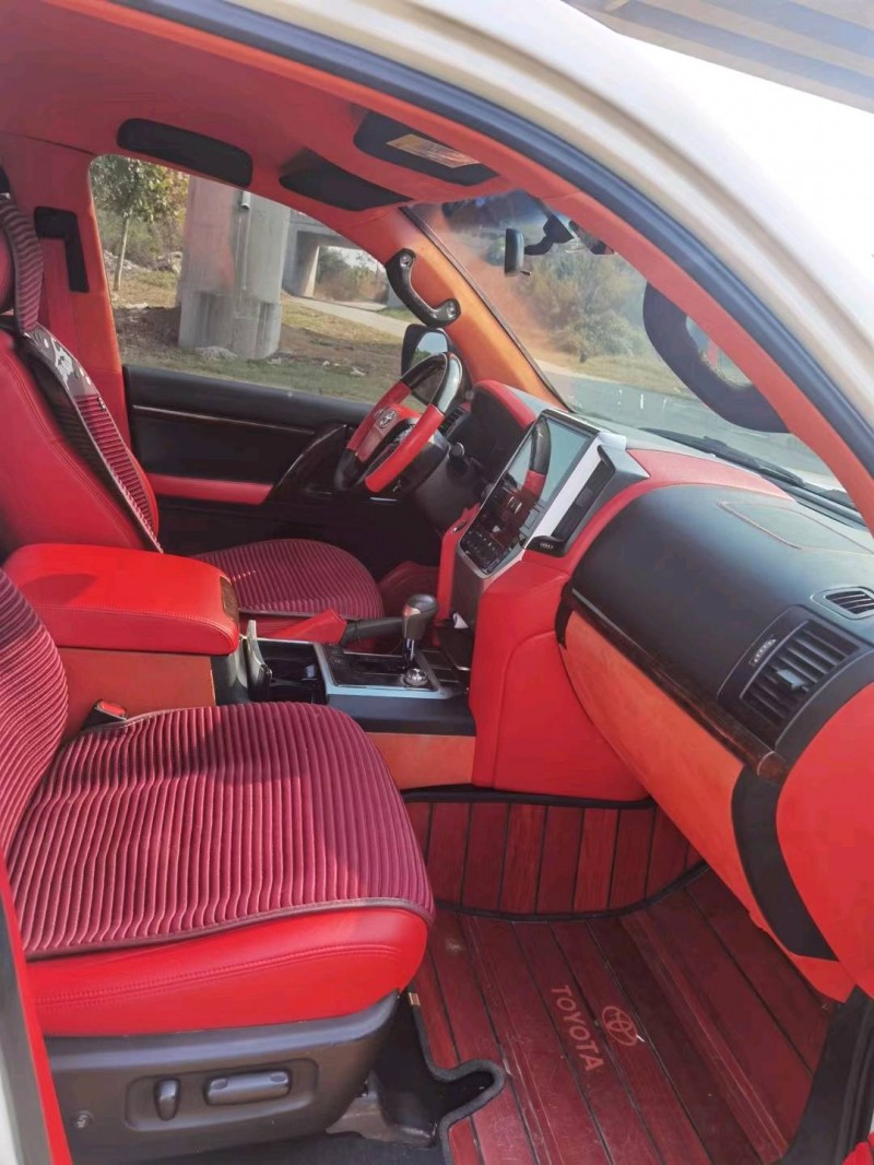 保定17年丰田兰德酷路泽6