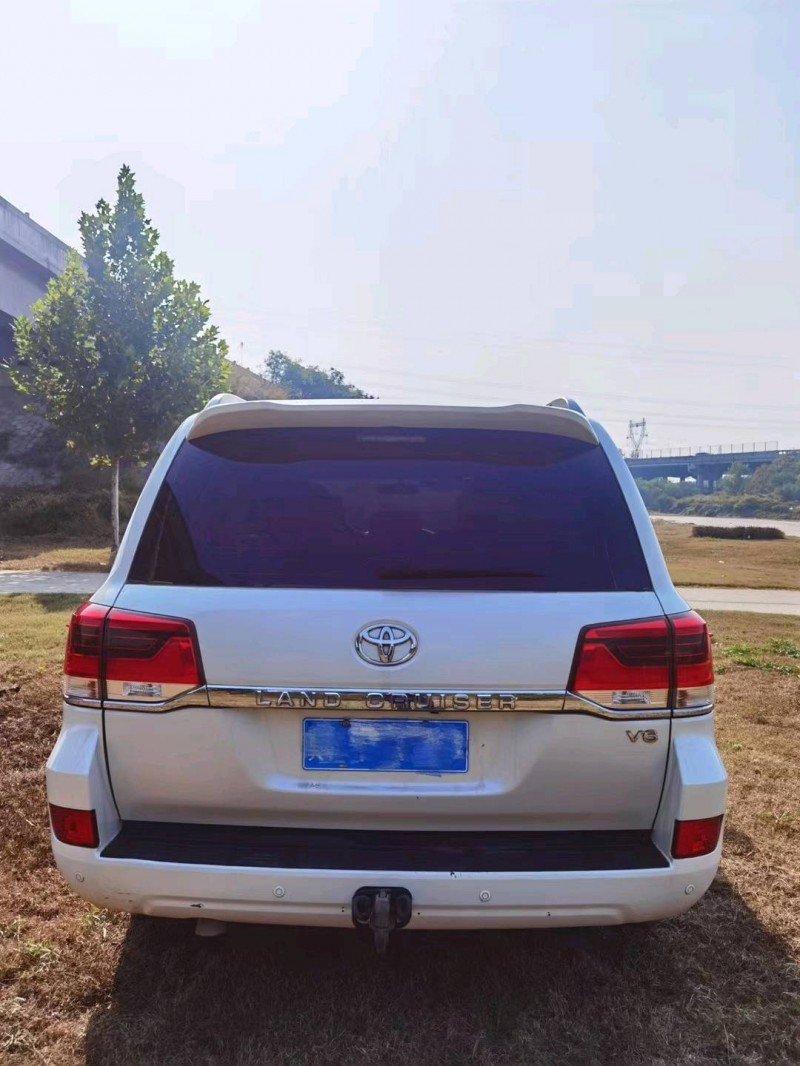 保定17年丰田兰德酷路泽9