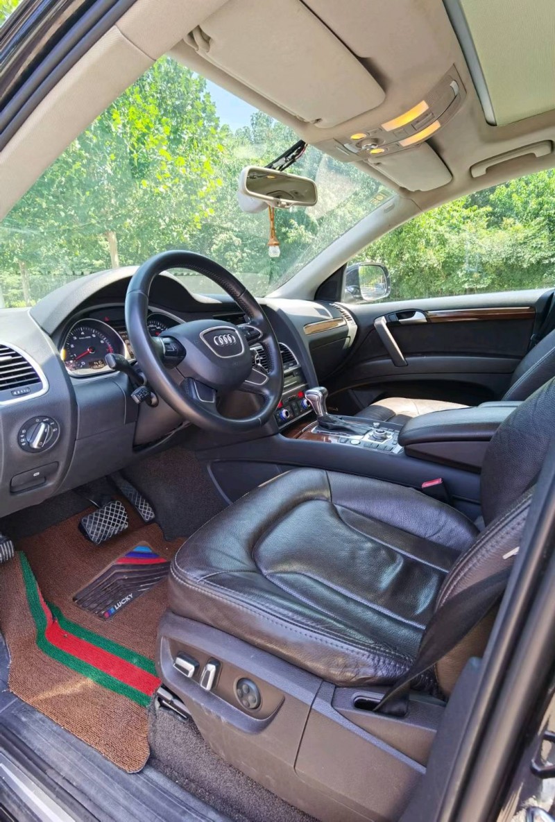 东莞15年奥迪Q76