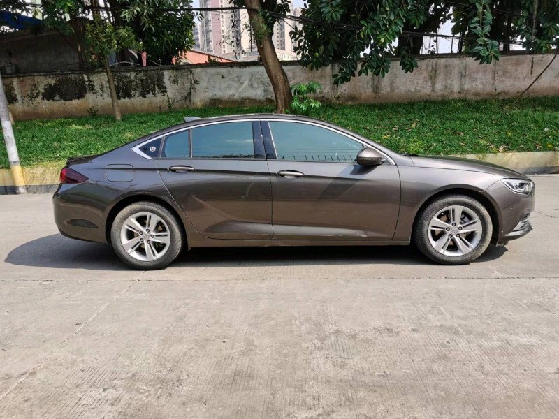 东莞20年别克君威5