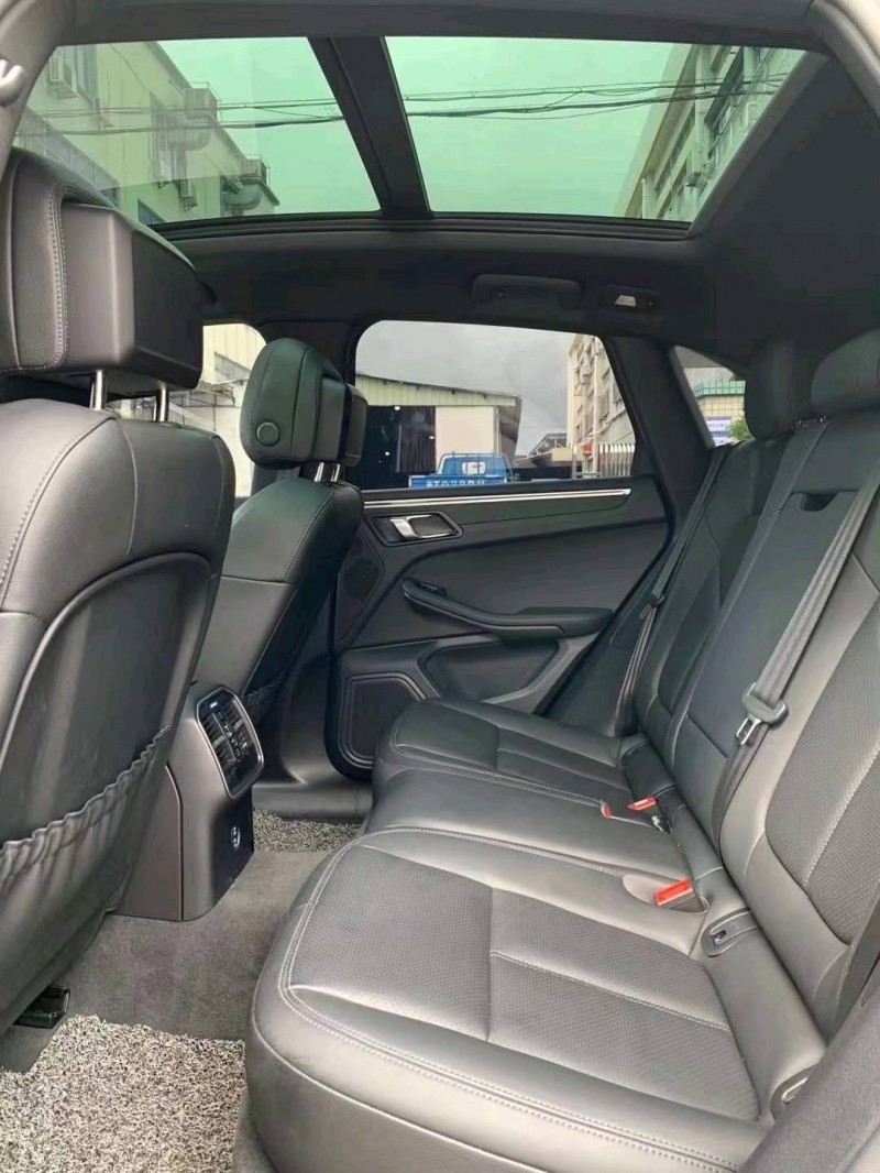 中山21年保时捷Macan7