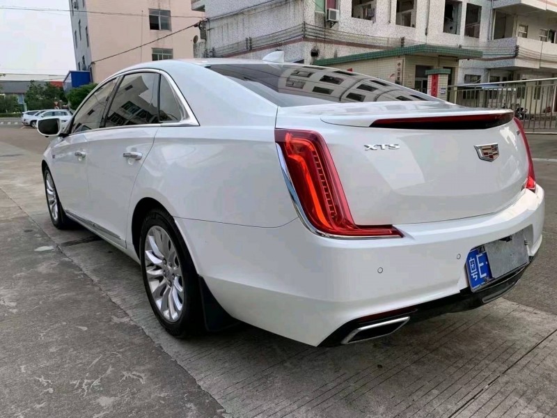 中山19年凯迪拉克XTS6