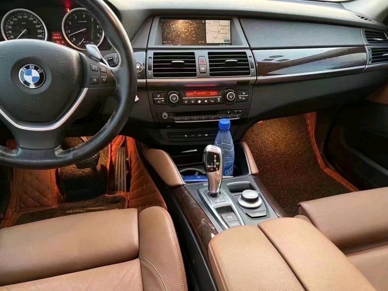 济宁09年宝马X63