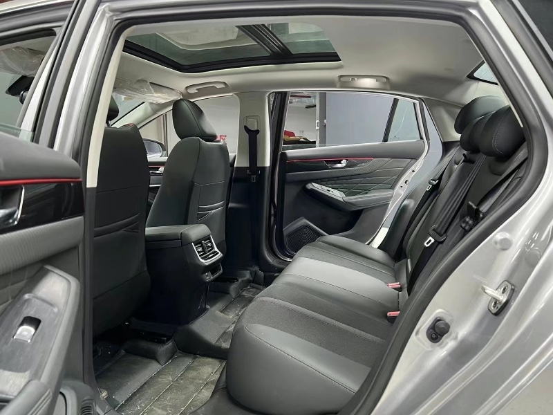 成都22年东风奕炫8