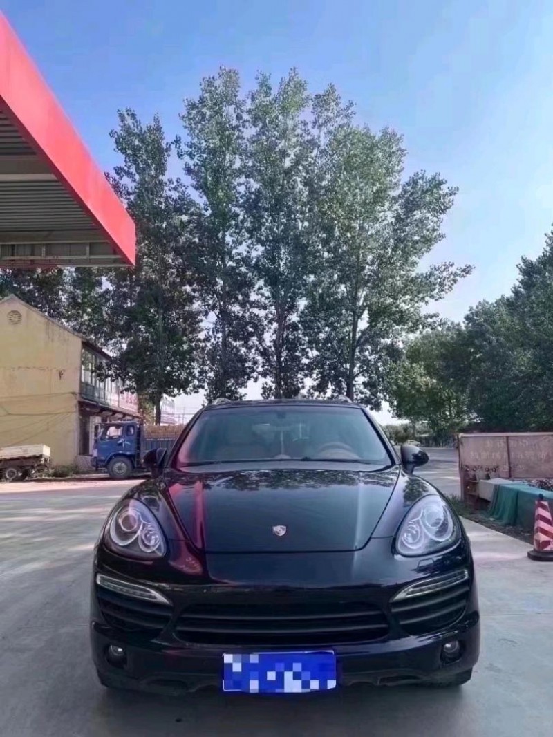 北京11年保时捷卡宴9