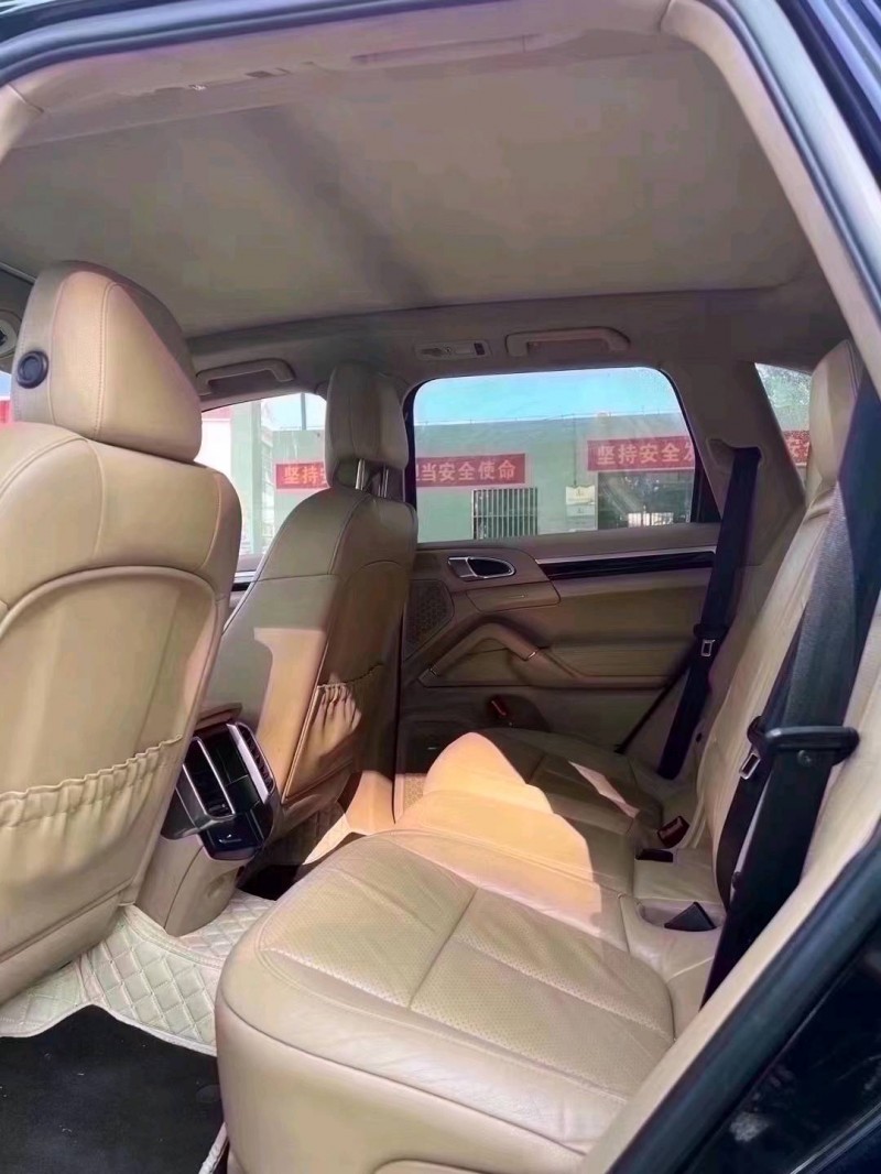 北京11年保时捷卡宴6