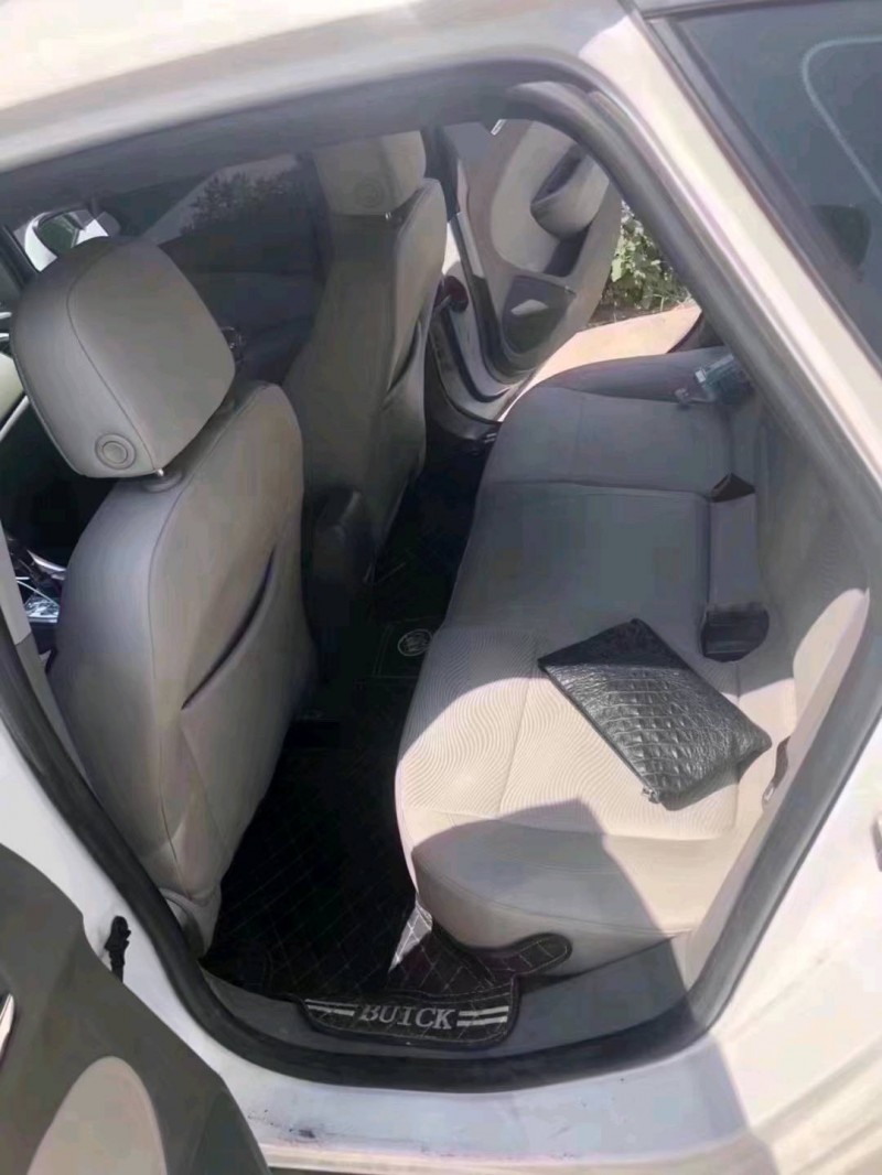 北京13年别克英朗7